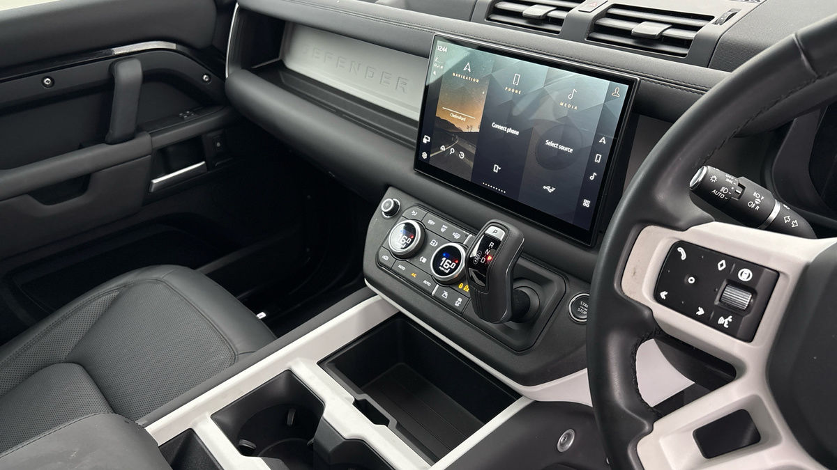 Used Land Rover Defender 110 2025 for sale - 76010593: Photo 18