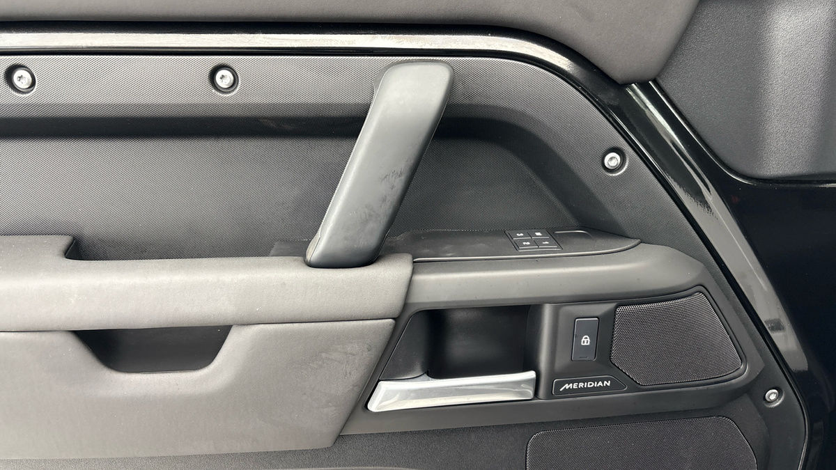 Used Land Rover Defender 110 2025 for sale - 76010593: Photo 19