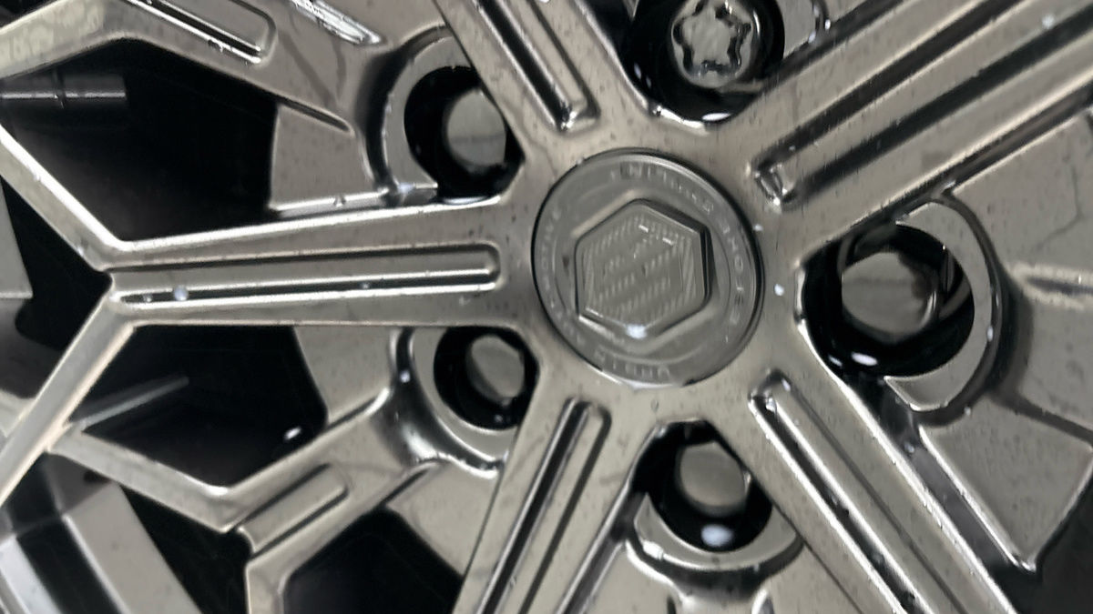 Used Land Rover Defender 110 2025 for sale - 76010593: Photo 26