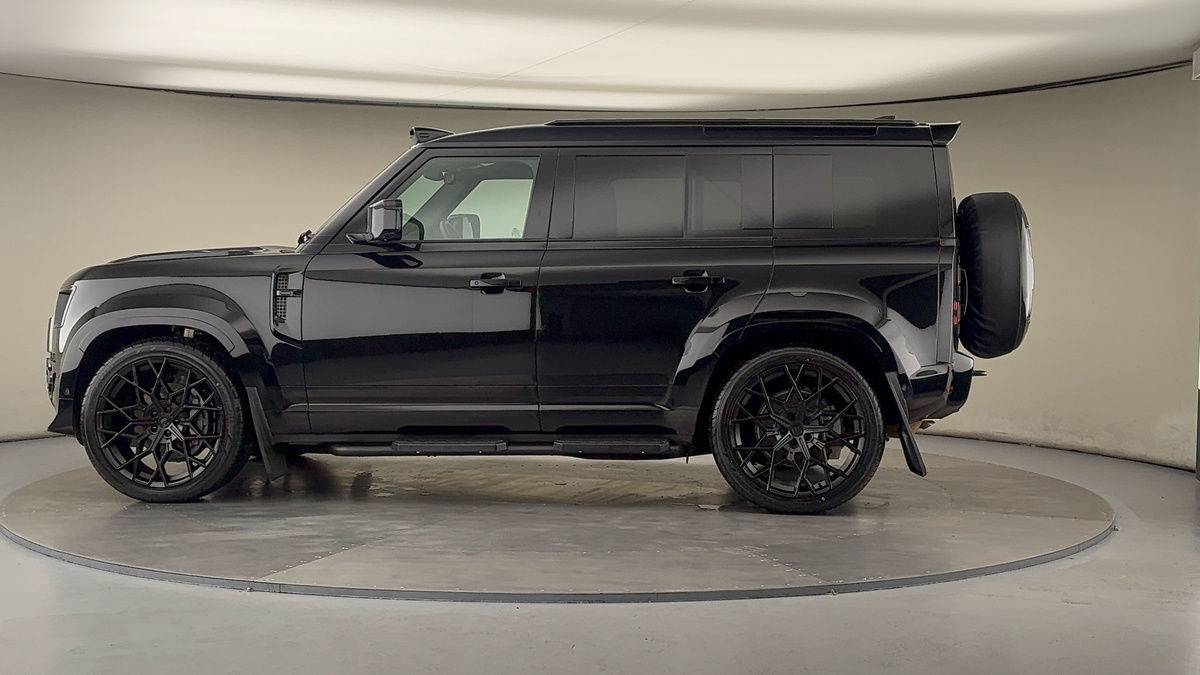 Used Land Rover Defender 110 2025 for sale - 76010593: Photo 30