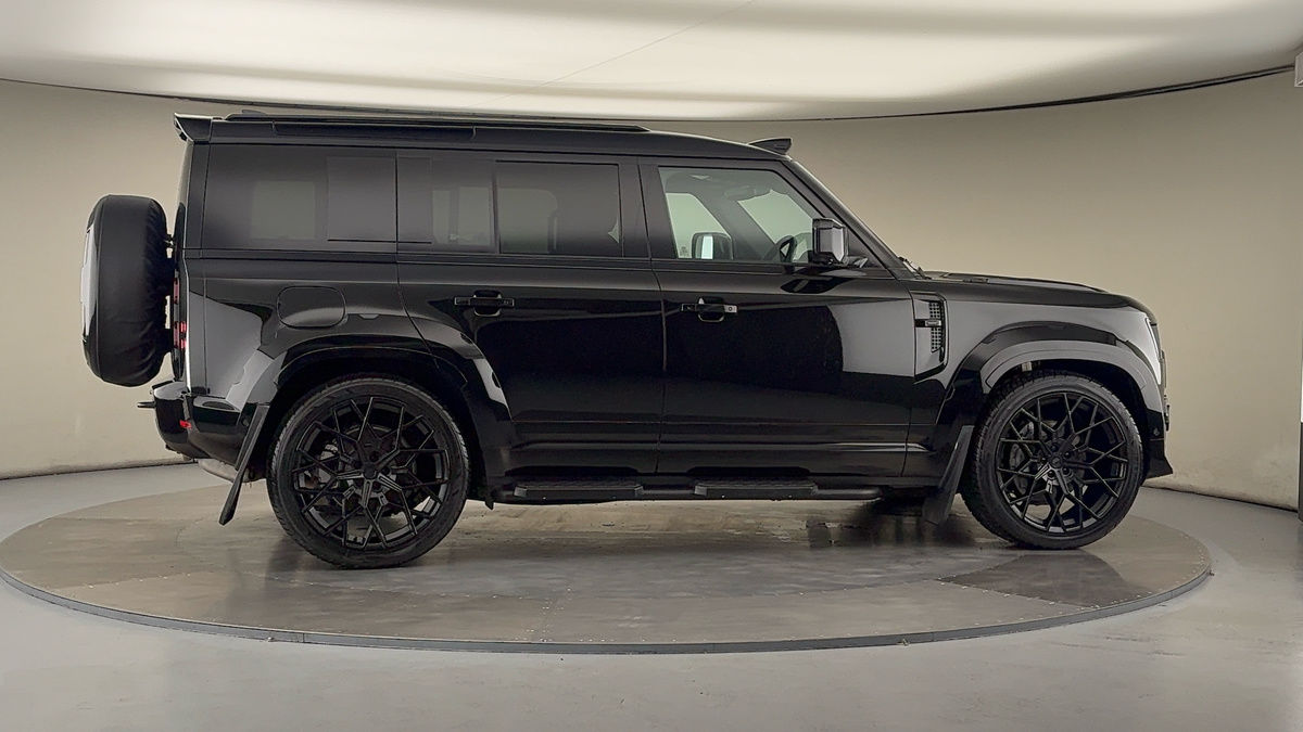 Used Land Rover Defender 110 2025 for sale - 76010593: Photo 40