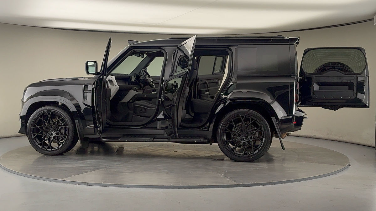 Used Land Rover Defender 110 2025 for sale - 76010593: Photo 49