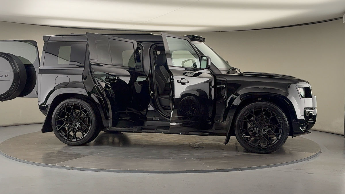 Used Land Rover Defender 110 2025 for sale - 76010593: Photo 58