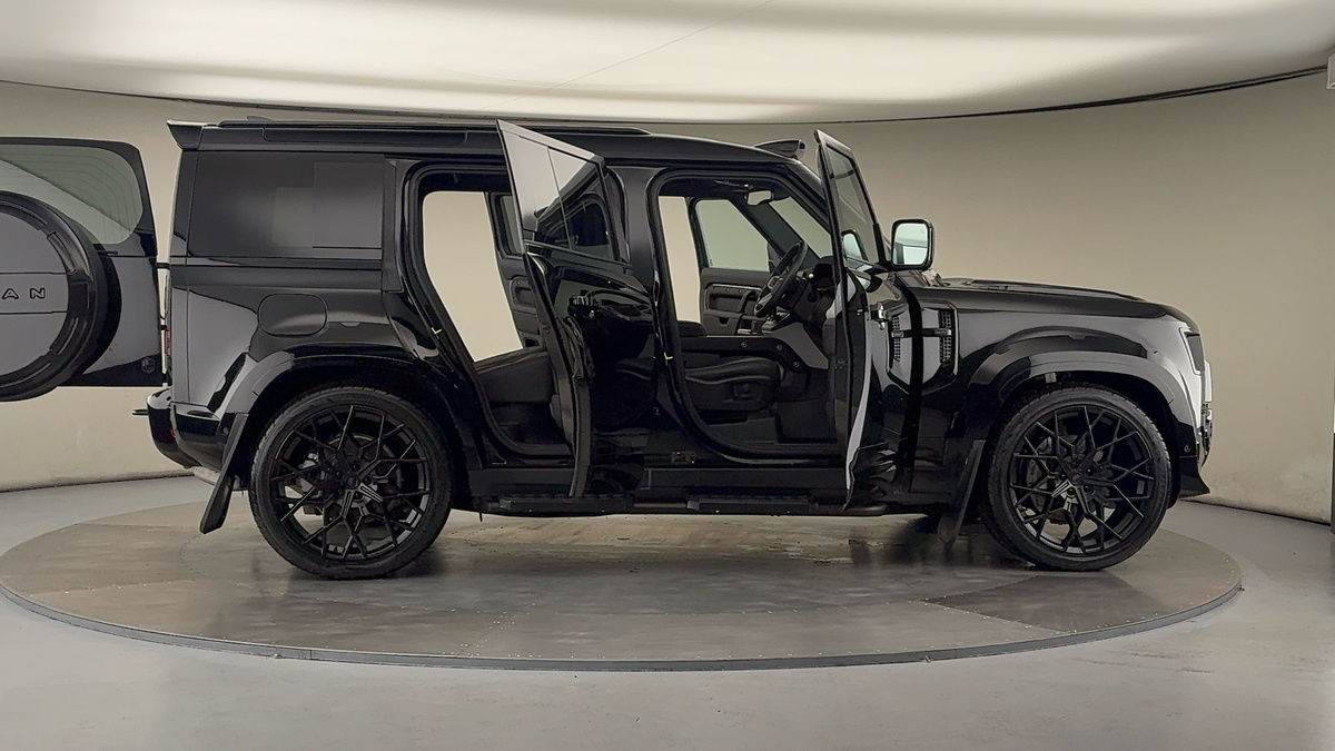 Used Land Rover Defender 110 2025 for sale - 76010593: Photo 59