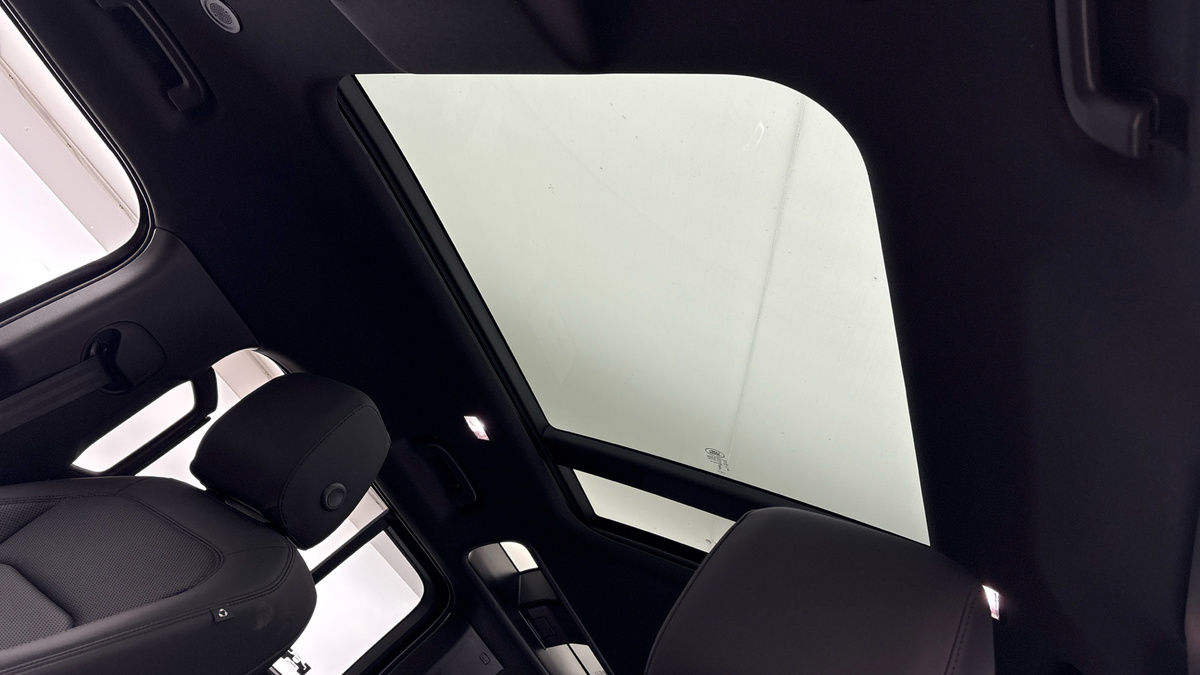 Used Land Rover Defender 110 2025 for sale - 76010593: Photo 6