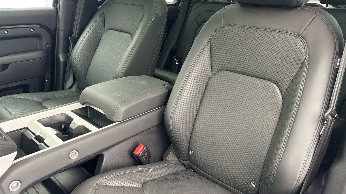 Used Land Rover Defender 110 2025 for sale - 76010593: Photo 7