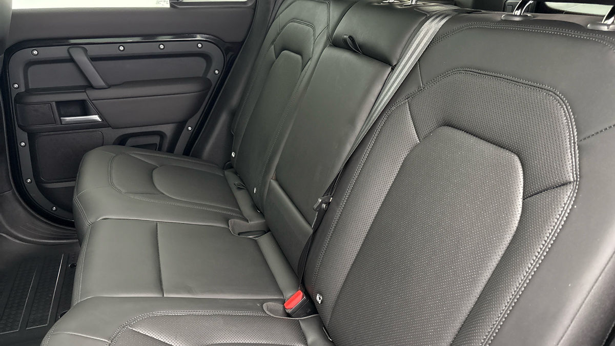 Used Land Rover Defender 110 2025 for sale - 76010593: Photo 8