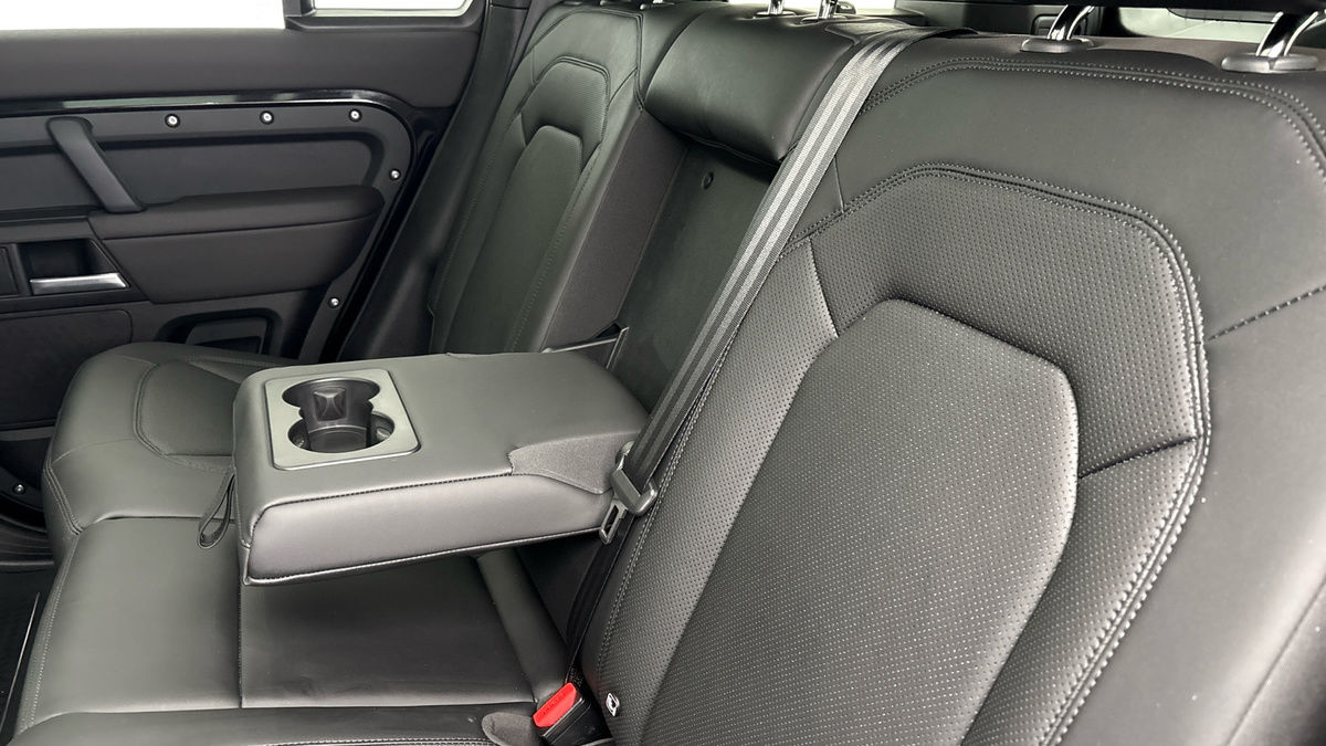 Used Land Rover Defender 110 2025 for sale - 76010593: Photo 9