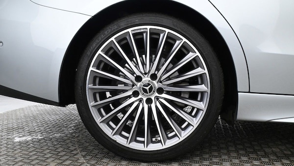 Used Mercedes-Benz C Class 2024 for sale - 74320261: Photo 8