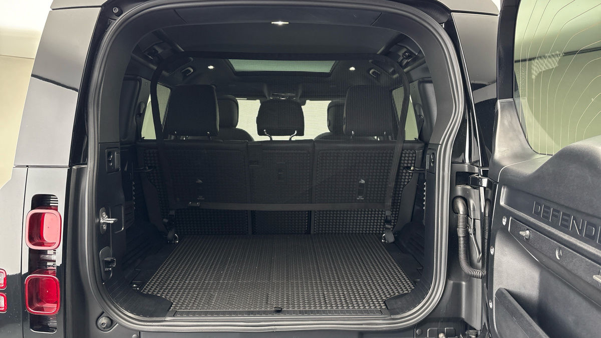 Used Land Rover Defender 2024 for sale - 78182394: Photo 11