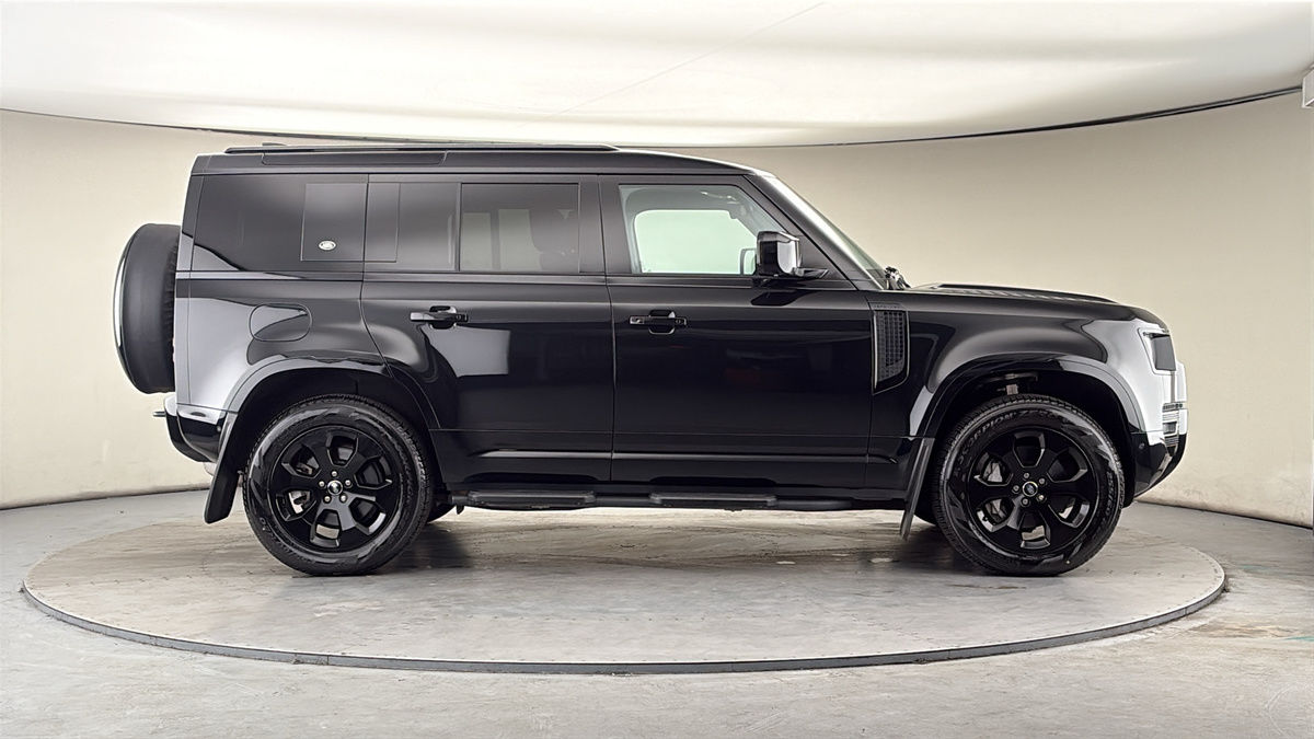 Used Land Rover Defender 2024 for sale - 78182394: Photo 16