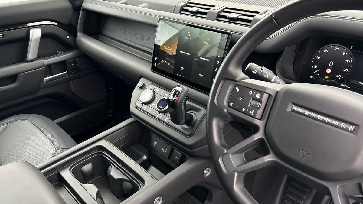 Used Land Rover Defender 2024 for sale - 78182394: Photo 18