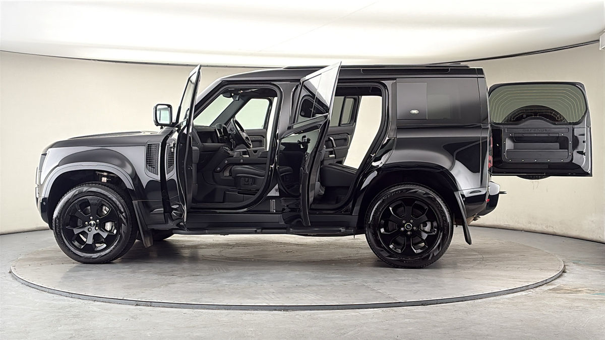 Used Land Rover Defender 2024 for sale - 78182394: Photo 46