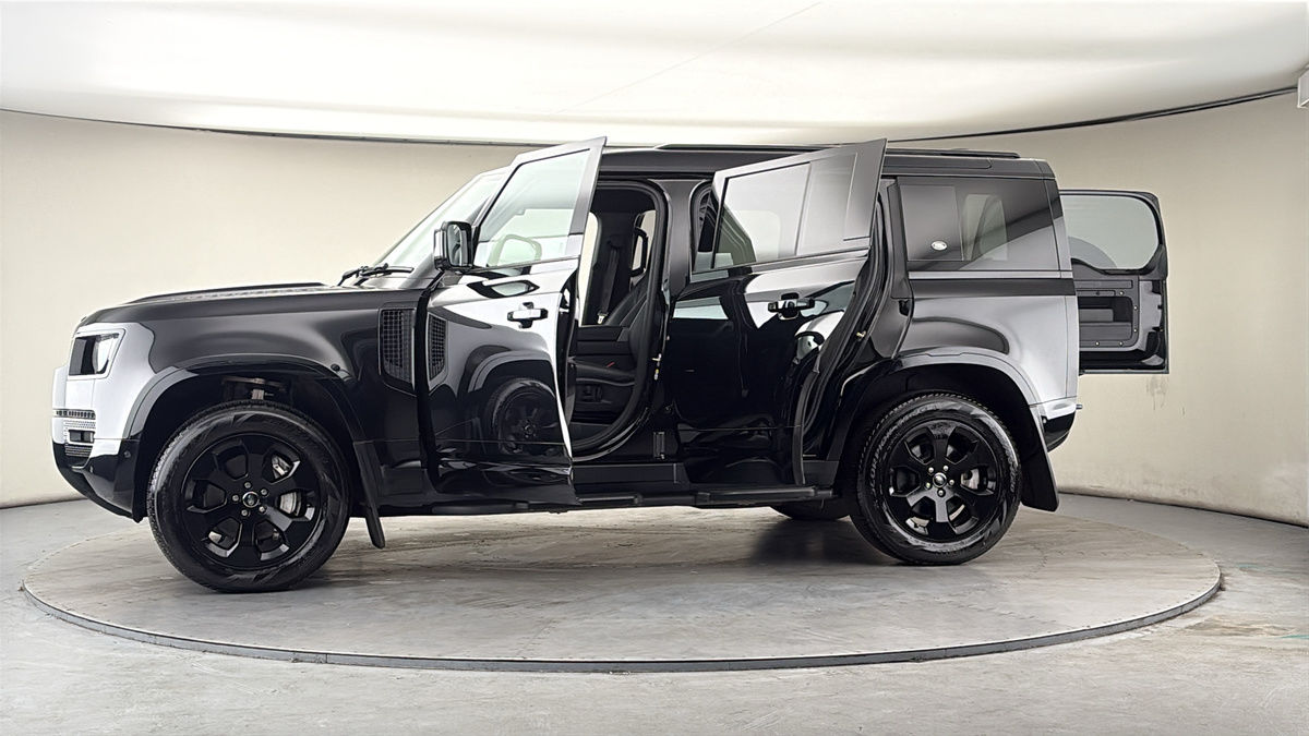 Used Land Rover Defender 2024 for sale - 78182394: Photo 47