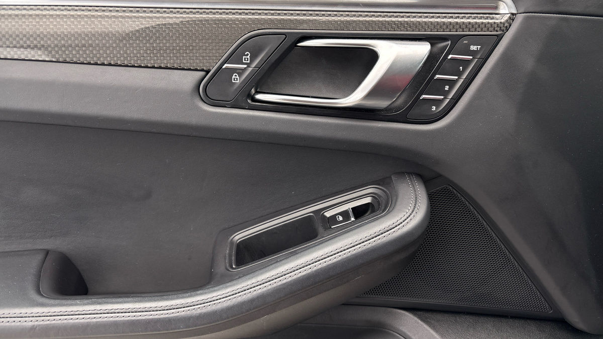 Used Porsche Macan 2021 for sale - 76280776: Photo 19