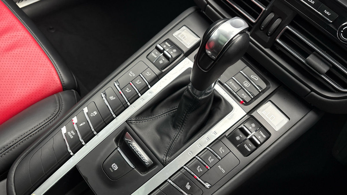 Used Porsche Macan 2021 for sale - 76280776: Photo 26