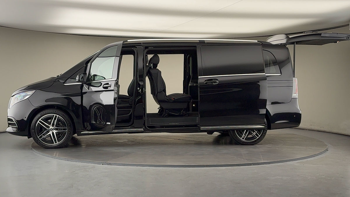 Used Mercedes-Benz V-Class 2025 for sale - 76280778: Photo 48