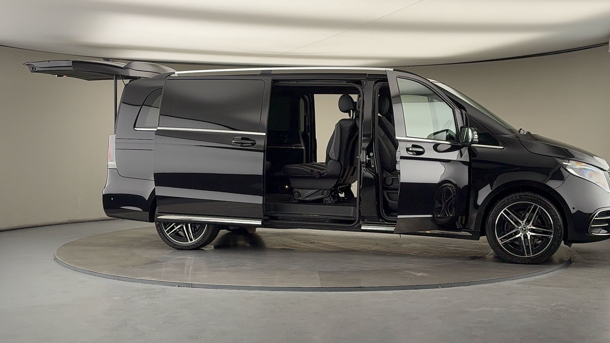 Used Mercedes-Benz V-Class 2025 for sale - 76280778: Photo 56