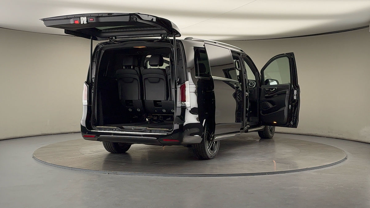 Used Mercedes-Benz V-Class 2025 for sale - 76280778: Photo 60