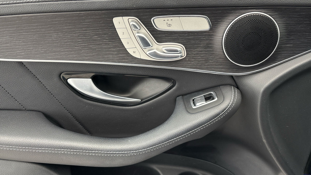 Used Mercedes-Benz GLC 2022 for sale - 77213247: Photo 19