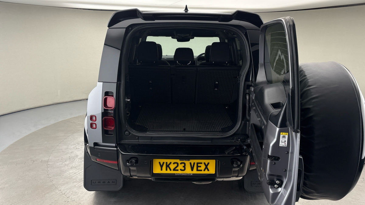 Used Land Rover Defender 110 2023 for sale - 76396741: Photo 11