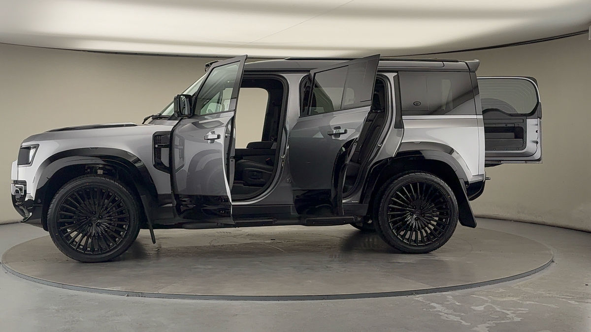 Used Land Rover Defender 110 2023 for sale - 76396741: Photo 53