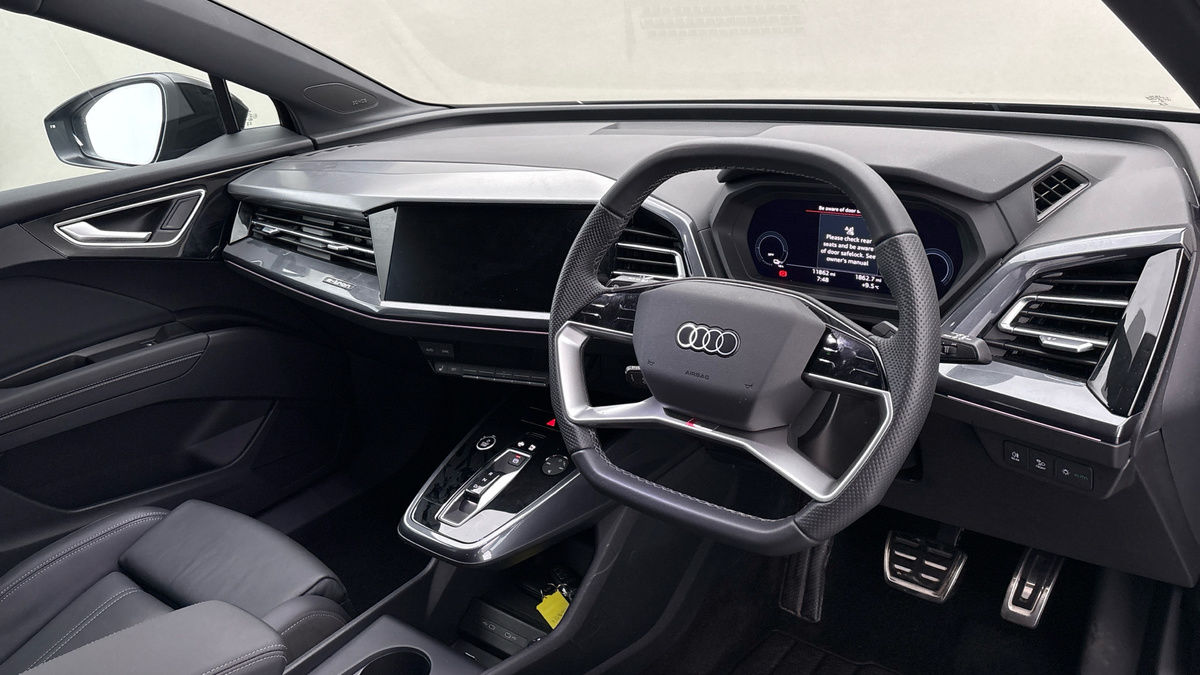 Used Audi Q4 e-tron 2024 for sale - 77921043: Photo 5