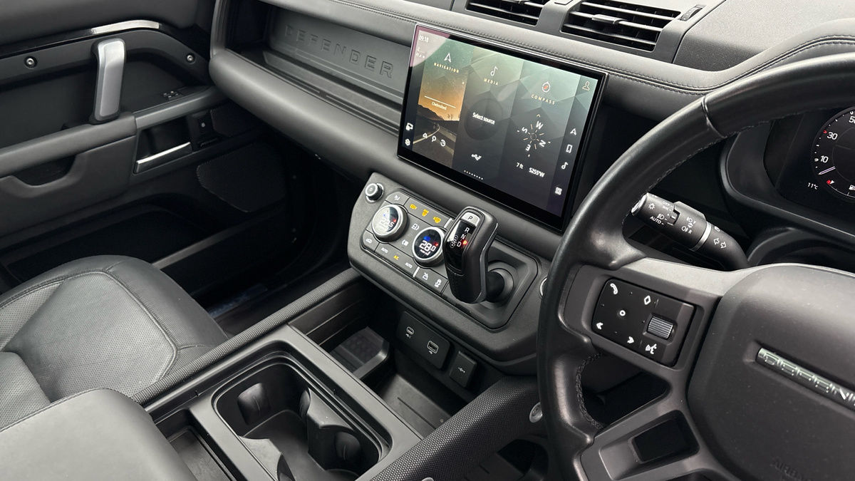 Used Land Rover Defender 110 2023 for sale - 76924155: Photo 18