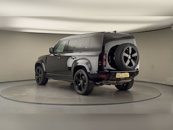 Used Land Rover Defender 110 2023 for sale - 76924155: Photo