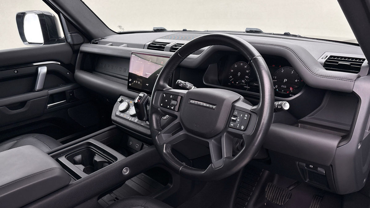 Used Land Rover Defender 110 2023 for sale - 76924155: Photo 5