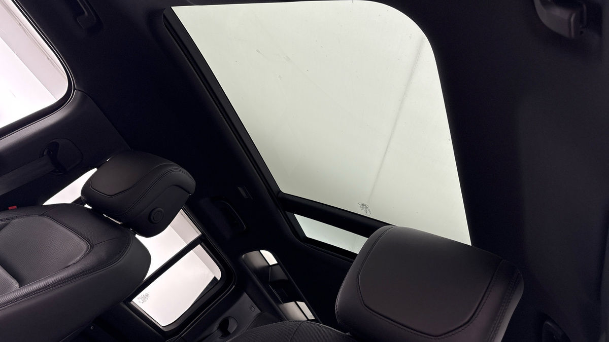 Used Land Rover Defender 110 2023 for sale - 76924155: Photo 6