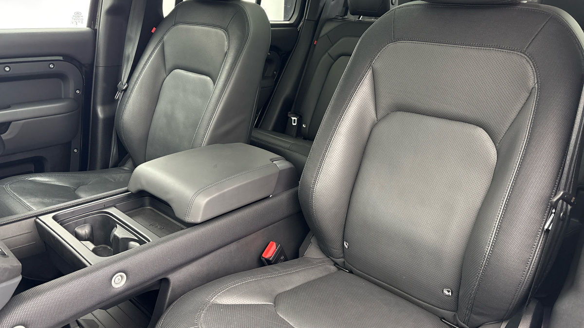 Used Land Rover Defender 110 2023 for sale - 76924155: Photo 7