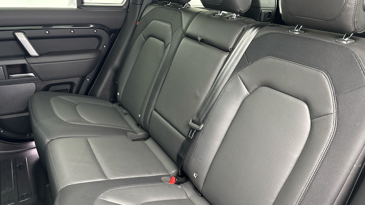 Used Land Rover Defender 110 2023 for sale - 76924155: Photo 8