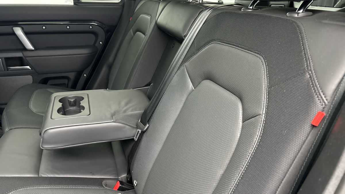 Used Land Rover Defender 110 2023 for sale - 76924155: Photo 9