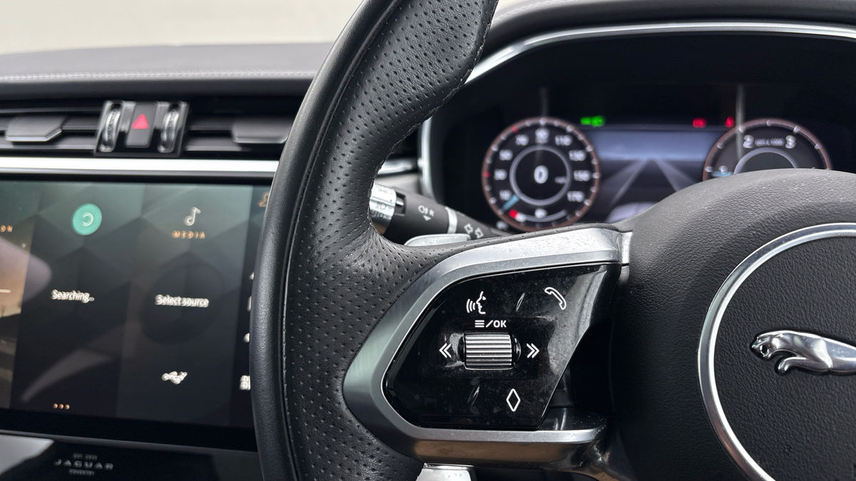 Used Jaguar F-Pace 2021 for sale - 76605402: Photo 13