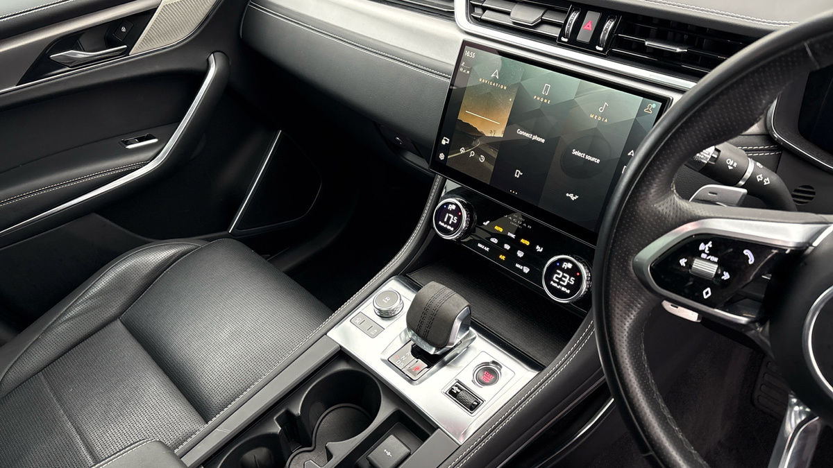 Used Jaguar F-Pace 2021 for sale - 76605402: Photo 18