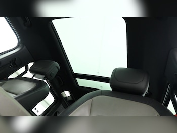 Used Land Rover Defender 110 2021 for sale - 75057409: Photo