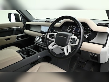 Used Land Rover Defender 110 2022 for sale - 75068501: Photo