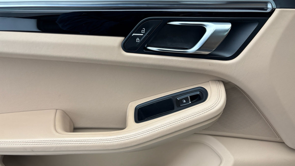 Used Porsche Macan 2021 for sale - 77213264: Photo 19