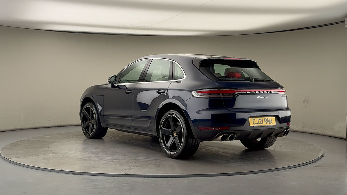 Used Porsche Macan 2021 for sale - 77213264: Photo 2