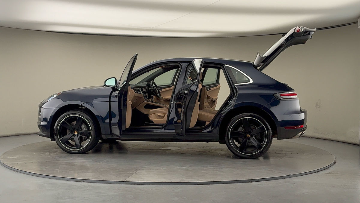 Used Porsche Macan 2021 for sale - 77213264: Photo 46