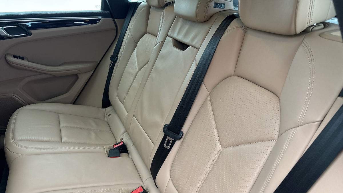 Used Porsche Macan 2021 for sale - 77213264: Photo 8