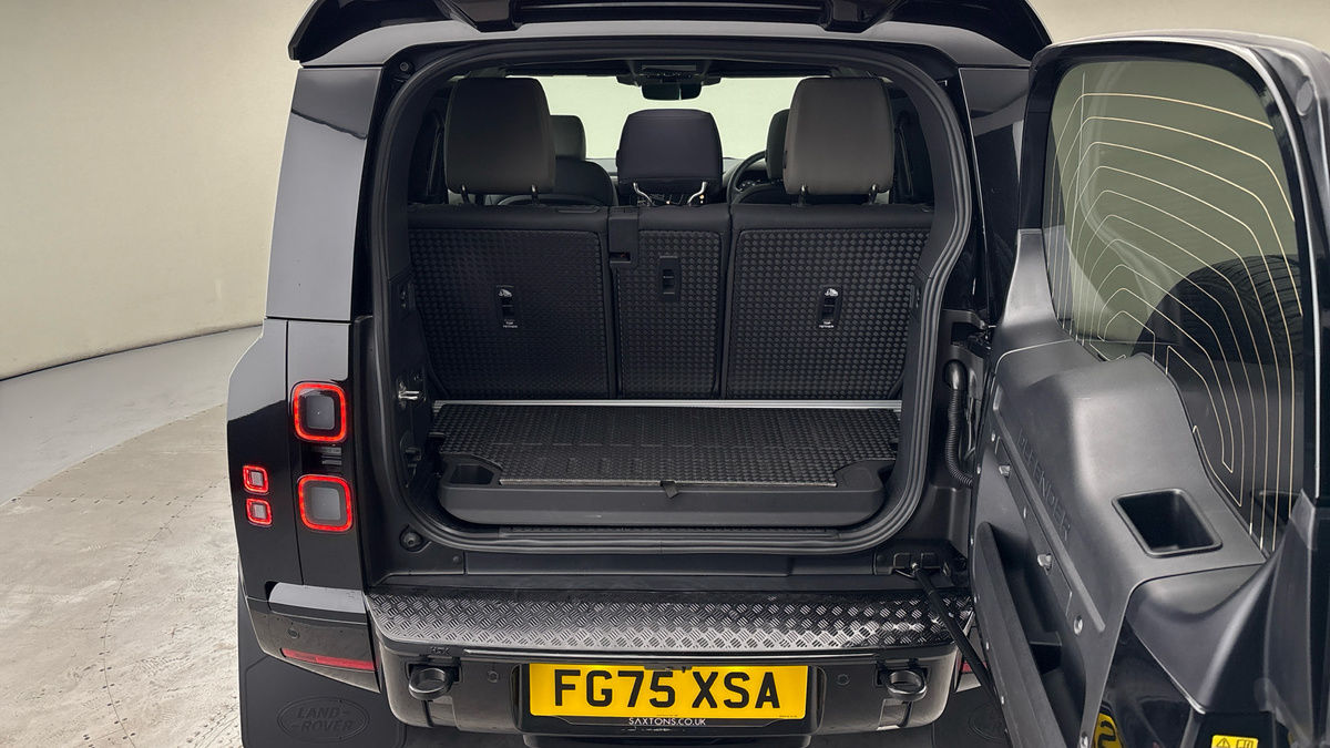Used Land Rover Defender 2025 for sale - 77437959: Photo 11