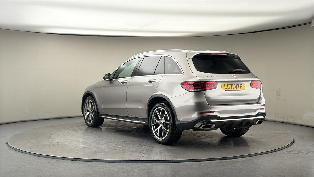 Used Mercedes-Benz GLC 2021 for sale - 77880815: Photo 2