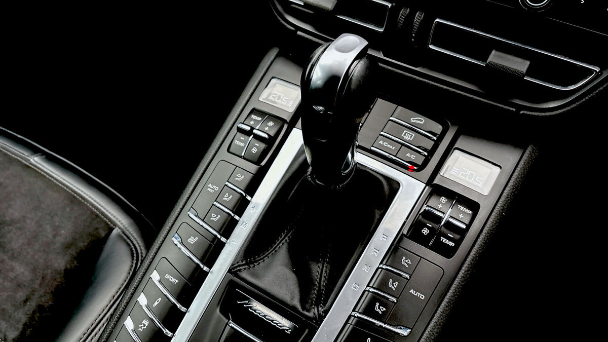 Used Porsche Macan 2021 for sale - 76470846: Photo 6