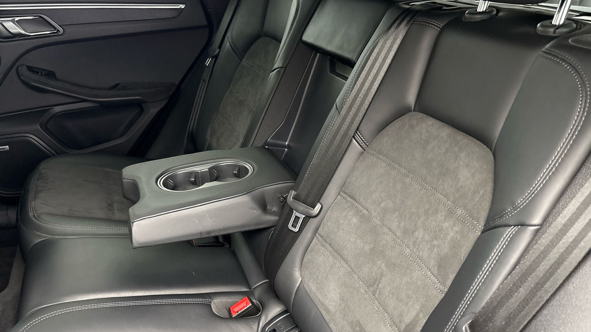 Used Porsche Macan 2021 for sale - 76470846: Photo 9