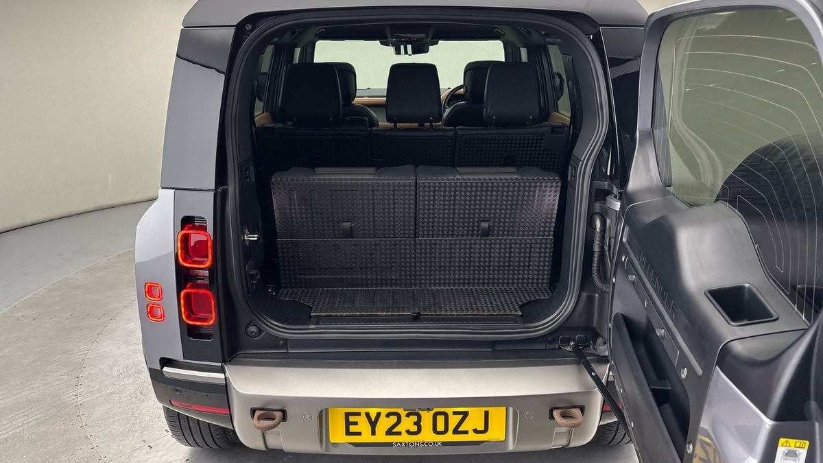 Used Land Rover Defender 110 2023 for sale - 77521791: Photo 11