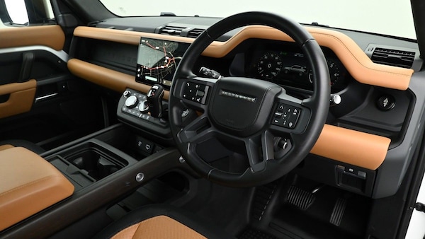Used Land Rover Defender 110 2023 for sale - 74107127: Photo 2