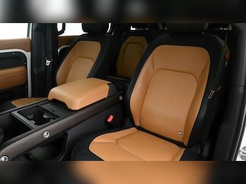 Used Land Rover Defender 110 2023 for sale - 74107127: Photo