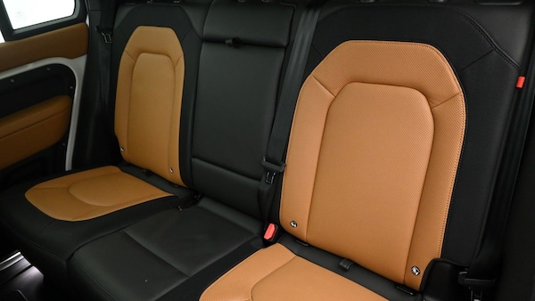 Used Land Rover Defender 110 2023 for sale - 74107127: Photo 5